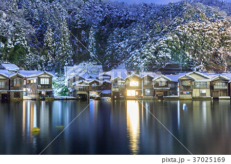 京都_雪に耐える伊根舟屋 京都_雪に耐える伊根舟屋 37025169