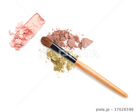 Crushed eye shadow make up isolate on white. 37026596