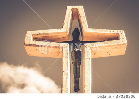 Cross in the argentinian Andes Cross in the argentinian Andes 37028506