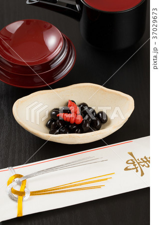お節料理 黒豆とちょろぎ お節料理 黒豆とちょろぎ 37029673