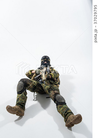 Severe peacemaker firing with weapon 37029795