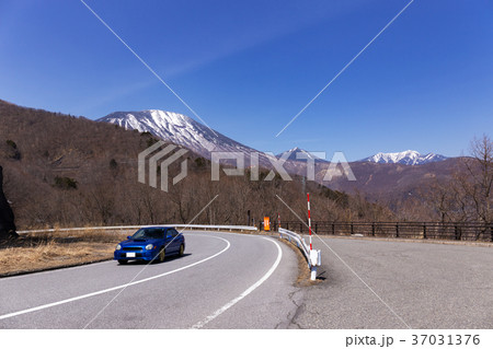 栃木県日光市 いろは坂と男体山(3月) 車 栃木県日光市 いろは坂と男体山(3月) 車 37031376