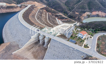 Aerial. Structure gateway for draining water on a 37032822