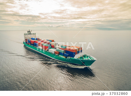 Container ship sailing in sea 37032860