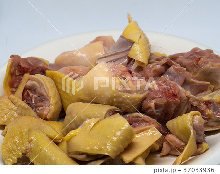 bowl with raw chicken fillet. 37033936