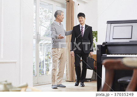 男 男性 男の子 37035249