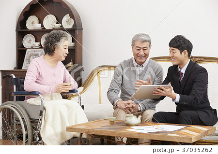 高齢者 老人 夫婦 37035262