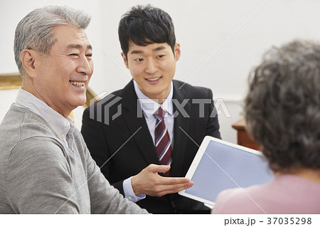 高齢者 老人 夫婦 37035298