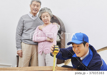 高齢者 老人 夫婦 37035363