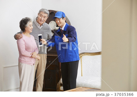 高齢者 老人 夫婦 37035366