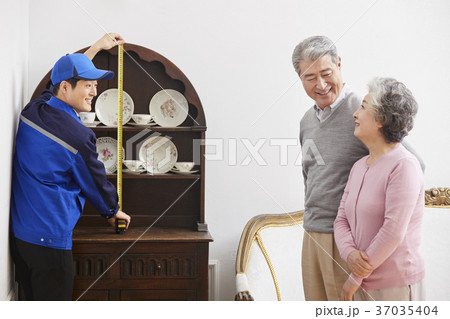 高齢者 老人 夫婦 37035404