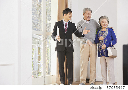 高齢者 老人 夫婦 37035447
