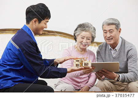 高齢者 老人 夫婦 37035477