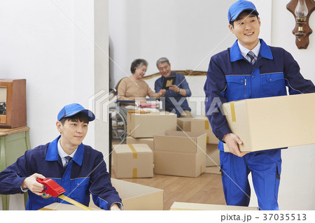 男 男性 男の子 37035513