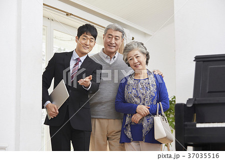 高齢者 老人 夫婦 37035516