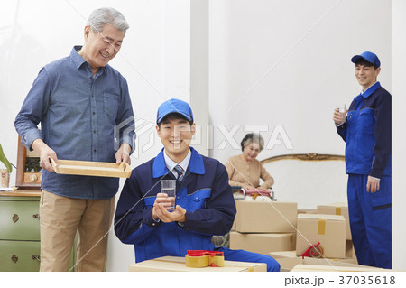 男 男性 男の子 37035618