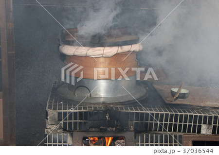 もちつき 37036544