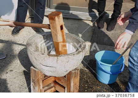 もちつき もちつき 37036758