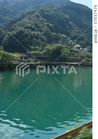 九州肥薩鉄道の旅（車窓の風景）球磨川沿線 熊本　八代　球磨川　九州観光　肥薩鉄道　観光列車　人吉 37037476