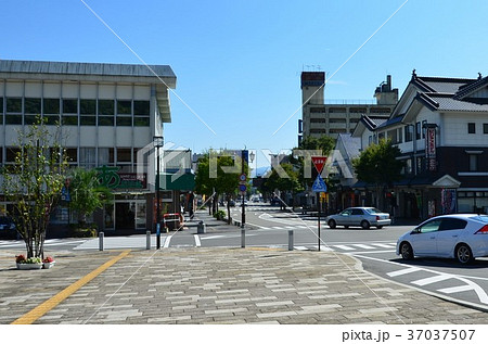 九州肥薩鉄道の旅(車窓の風景)球磨川沿線人吉駅前 熊本 八代 球磨川 九州観光 肥薩鉄道 観光列車 九州肥薩鉄道の旅(車窓の風景)球磨川沿線人吉駅前 熊本 八代 球磨川 九州観光 肥薩鉄道 観光列車 37037507
