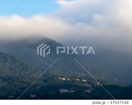 山盛り 積み重ね 堆積 37037536