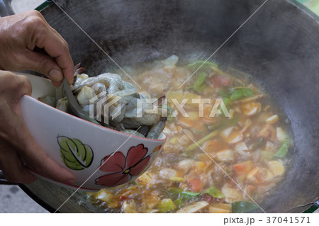 Tom Yum Kung 37041571