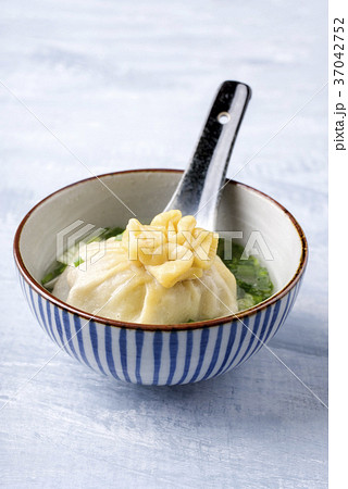 Traditional Manti  37042752