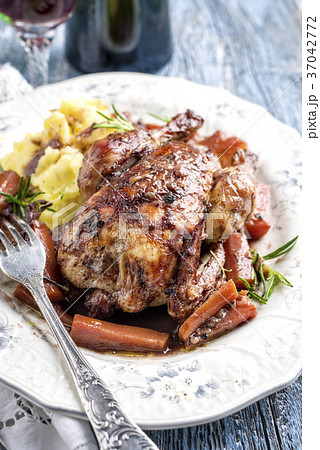 Coq au Vin with Vegetable in Burgundy Sauce  37042772