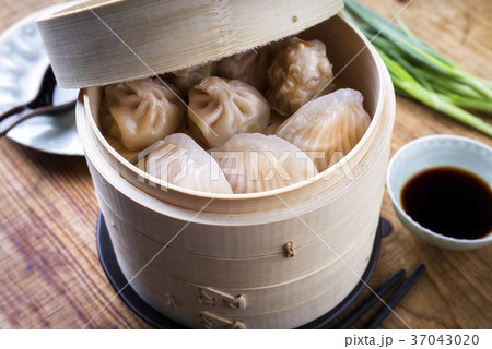 Traditional Chinese Dim Sum Traditional Chinese Dim Sum 37043020