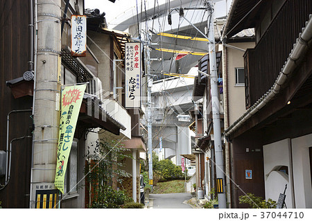 広島県 呉市】音戸集落の古い町並みの写真素材 [37044710] - PIXTA