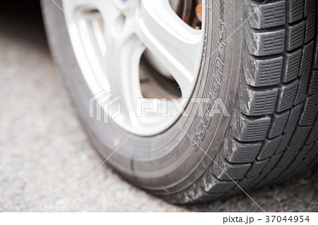 スタッドレスタイヤイメージ 37044954