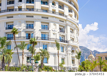 Daylight view to round shape hotel building facade 37045453