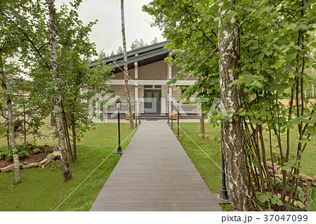 The wooden flooring conducting to the building whe 37047099