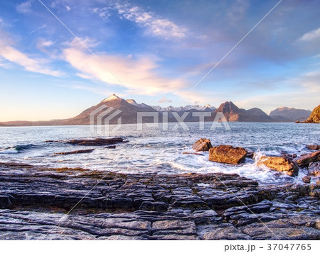 Peaceful dawn at Elgol bay. Low angle  overlooking 37047765
