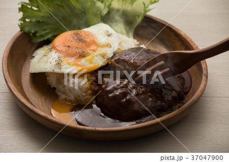 ロコモコのランチ 37047900