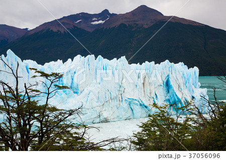 Glacier Perito Moreno and mountains 37056096