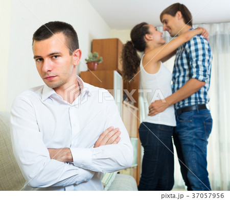 Problems of love triangle . Problems of love triangle . 37057956