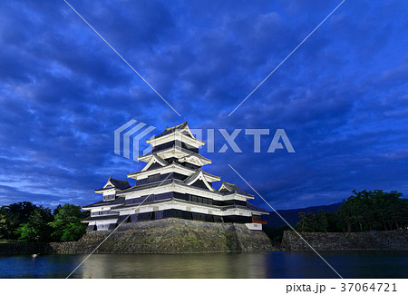 長野_松本城ライトアップ 長野_松本城ライトアップ 37064721