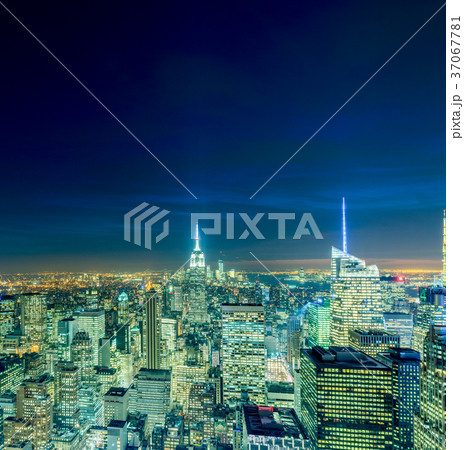 View of New York Manhattan during sunset hours View of New York Manhattan during sunset hours 37067781