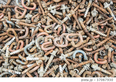 rusty screw texture for background 37067930