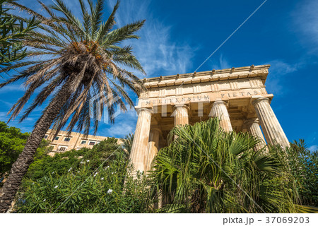 Monument to Alexander Ball in Valletta, Malta 37069203