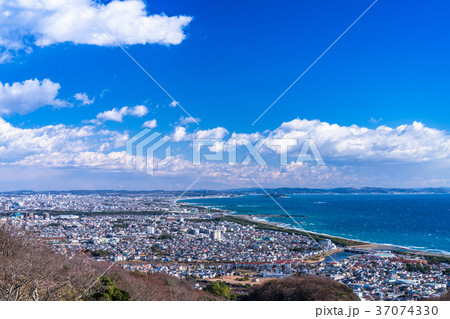 《神奈川県》江ノ島を望む・湘南海岸 《神奈川県》江ノ島を望む・湘南海岸 37074330