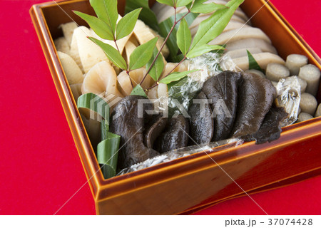 煮物 おせち料理 煮物 おせち料理 37074428