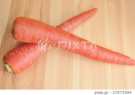 金時人参 37075994