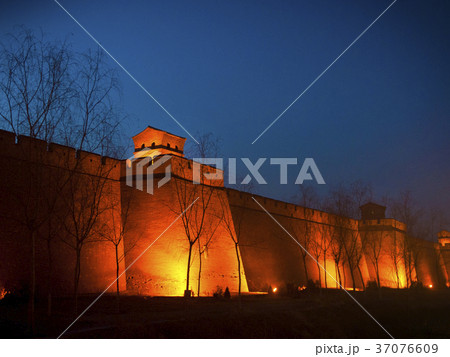 中国　平遥古城　夜景 37076609