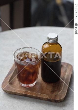 Coffee cold brew in brown bottle 37078297
