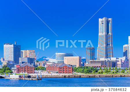 神奈川　横浜みなとみらいの風景 37084632