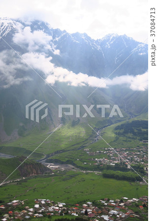 山頂からカズベギを望む 山頂からカズベギを望む 37084713