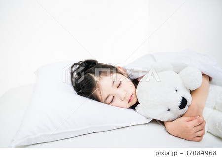 女の子 女性 女 37084968