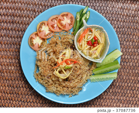 Crispy catfish salad with green mango,thai food 37087736